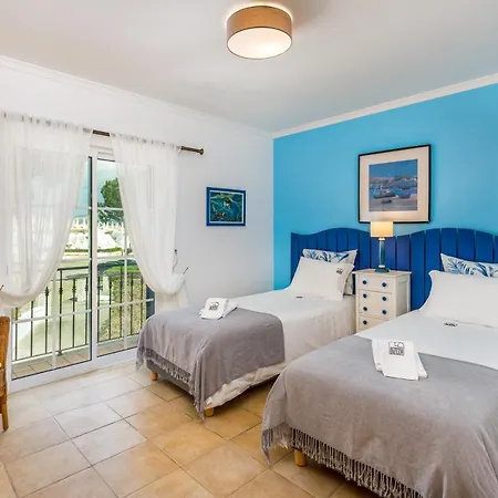 Falesia Ocean By The Portuguese Butler *