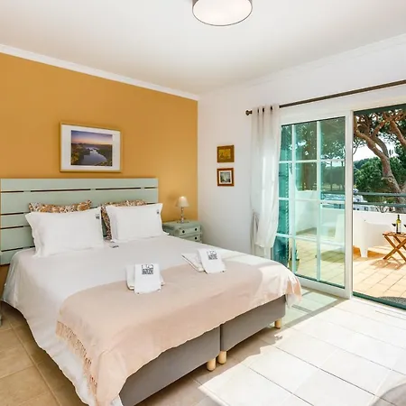 Falesia Ocean By The Portuguese Butler