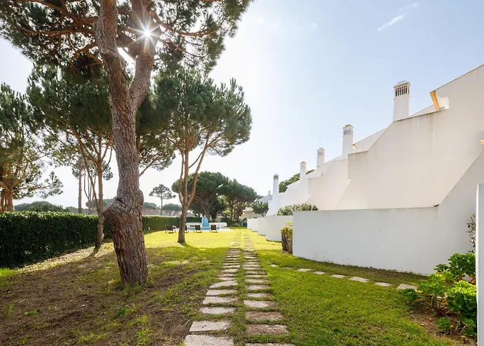 Villa Falesia Ocean By The Portuguese Butler