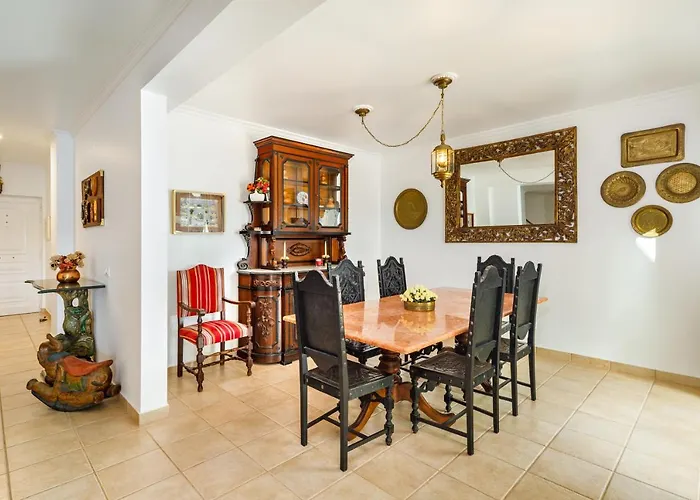 Falesia Ocean By The Portuguese Butler